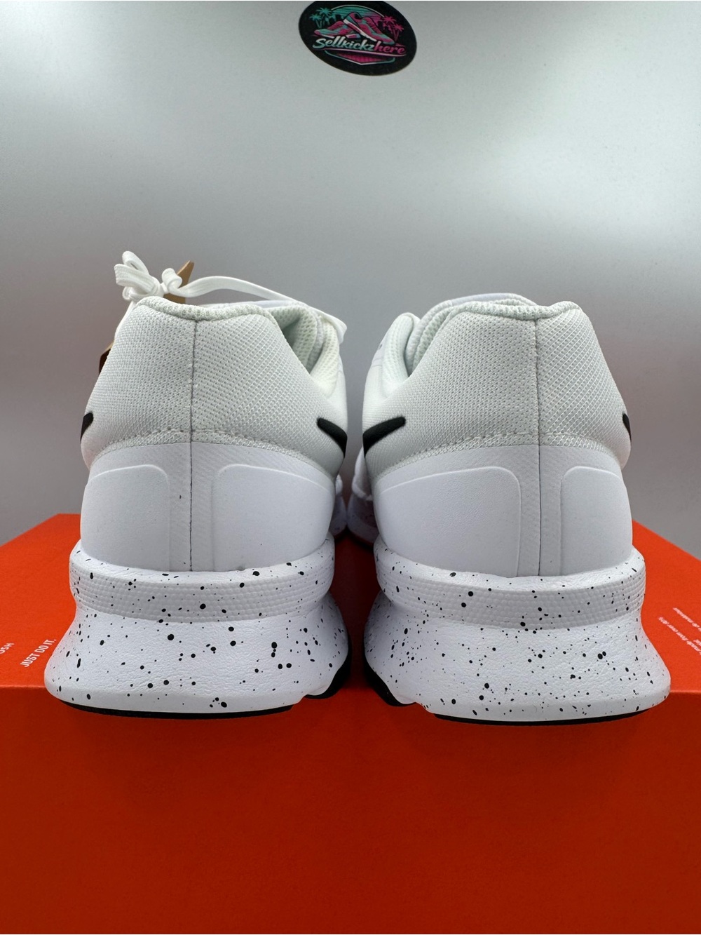 Nike Run Swift 3 SE White Black BRAND NEW Size 10 Women - Picture 4 of 8